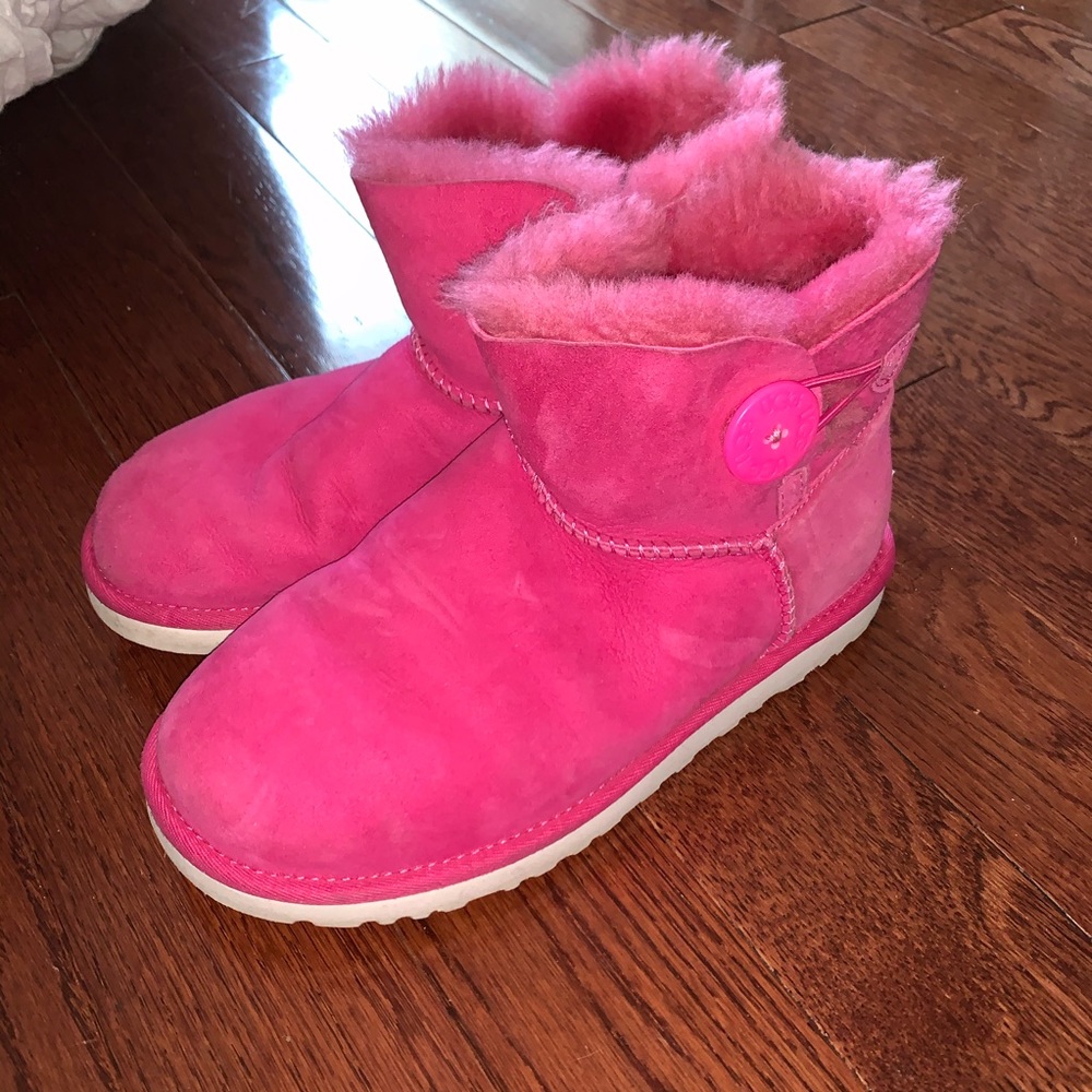 Hot pink short uggs size 7 - Picture 1 of 5